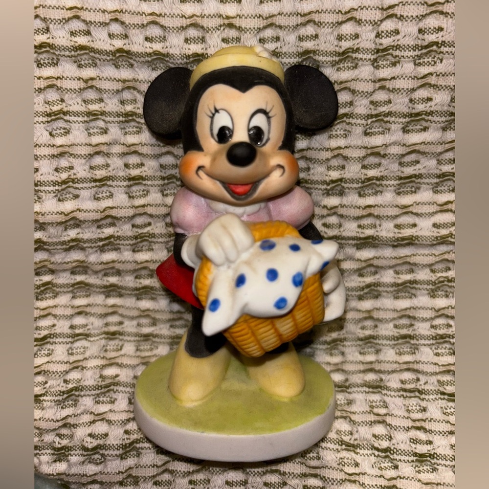 Vintage Disney Minnie Mouse Ceramic Figurine Picnic Basket
